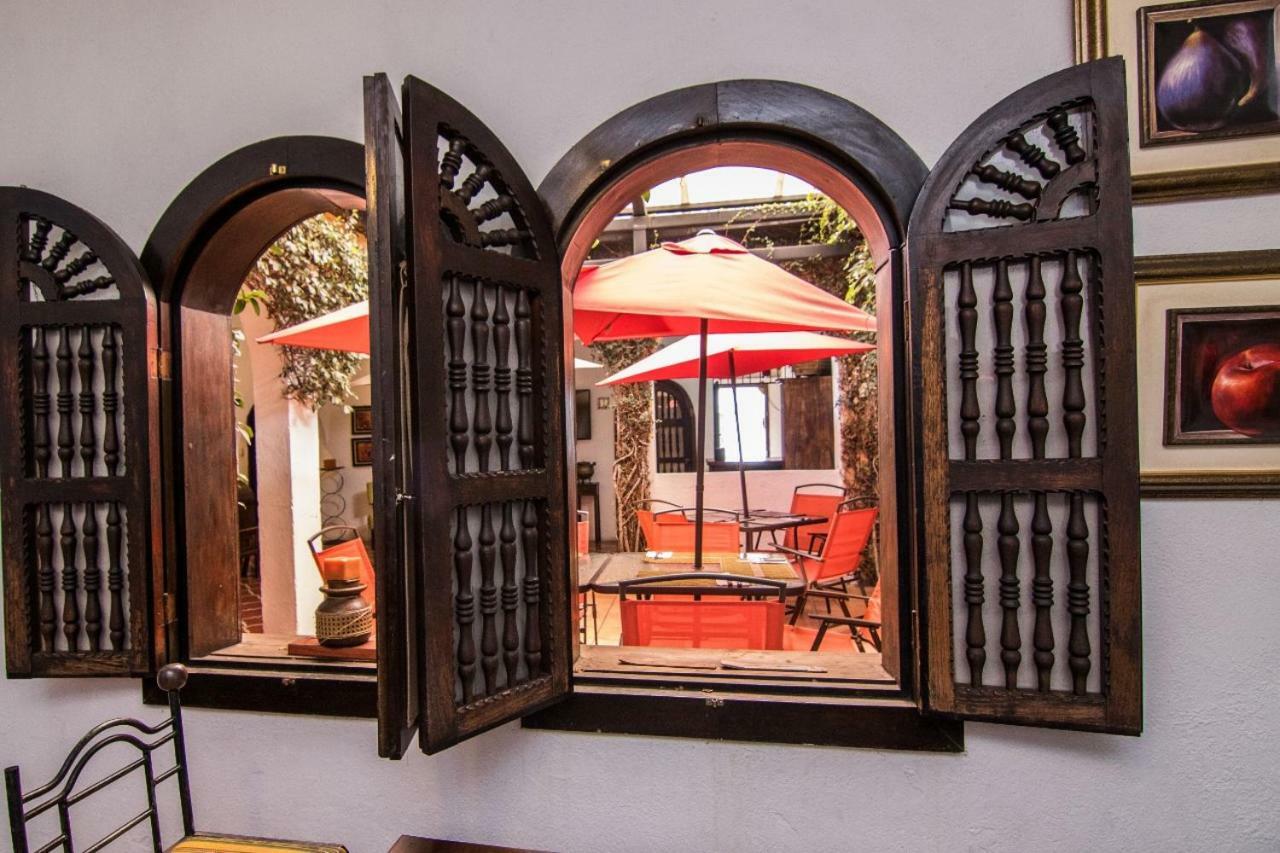 Hotel Posada Del Rosario Antigua Exterior photo